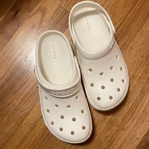 White croc womens size 9